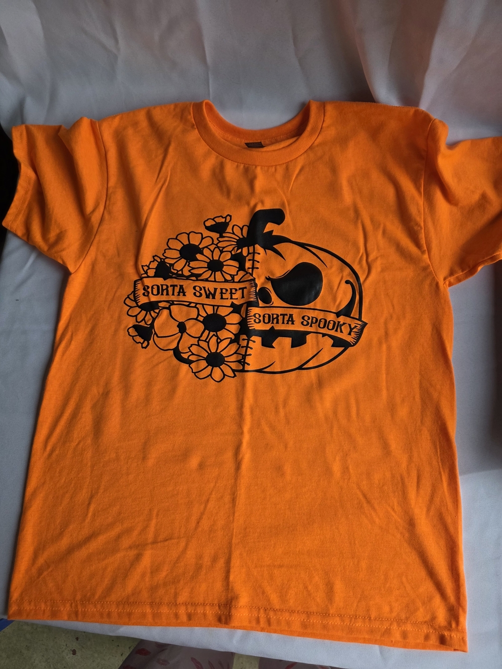 Gildan Orange 'Sorta Sweet Sorta Spooky' Pumpkin Graphic Tee Youth Large